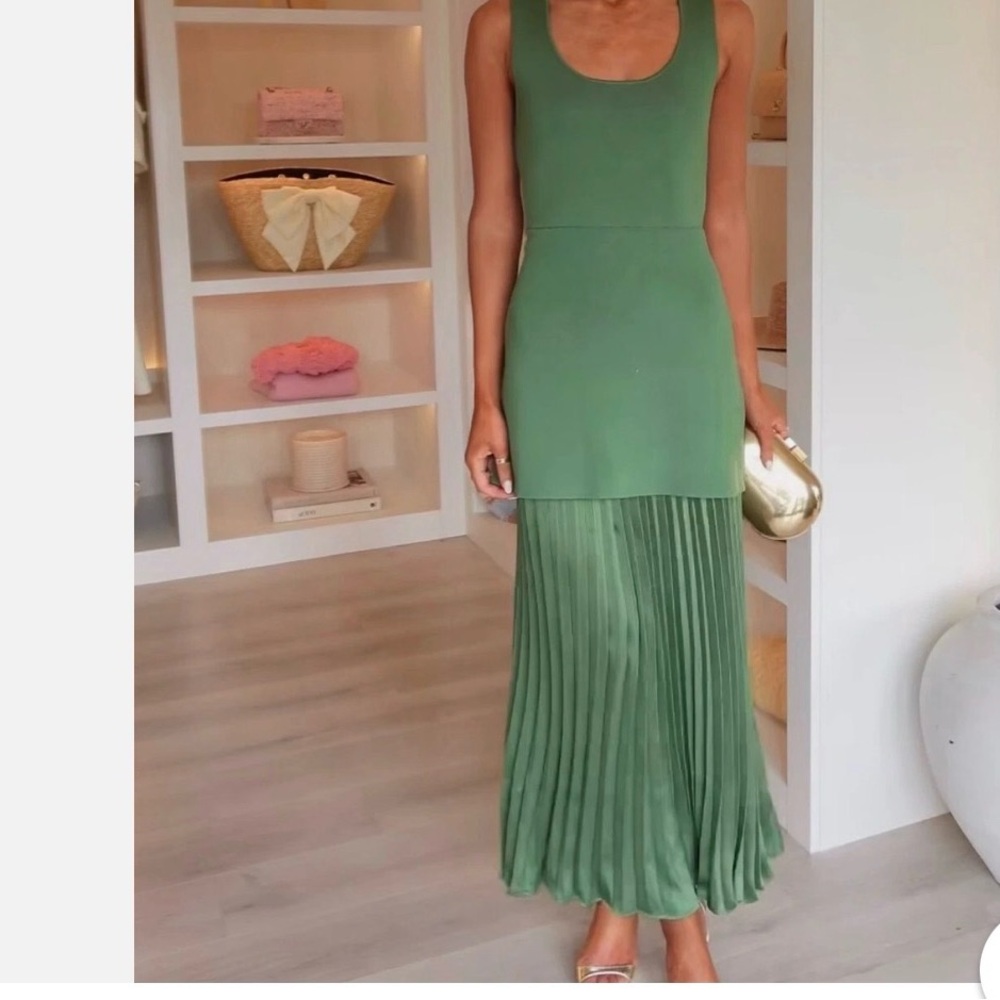 Zara Olive Green Sleeveless Maxi Dress with Pleated Skirt